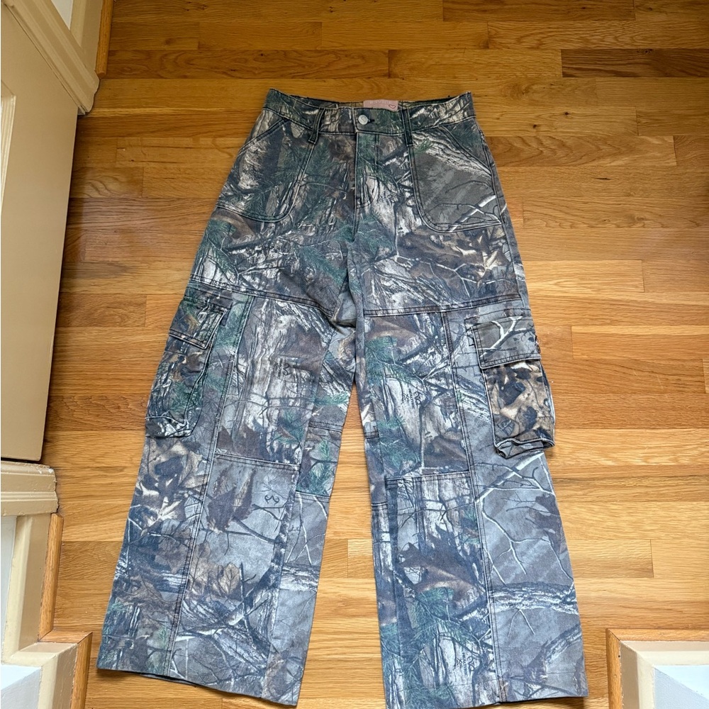 REVICE Camo Low Waisted Cargo Pants